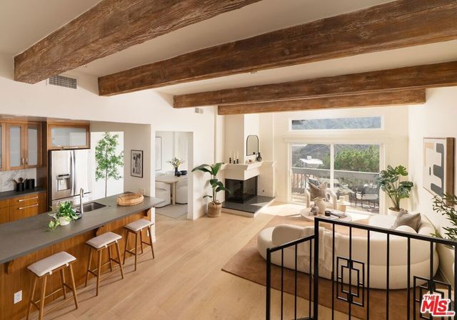 1692 Michael Lane, Los Angeles