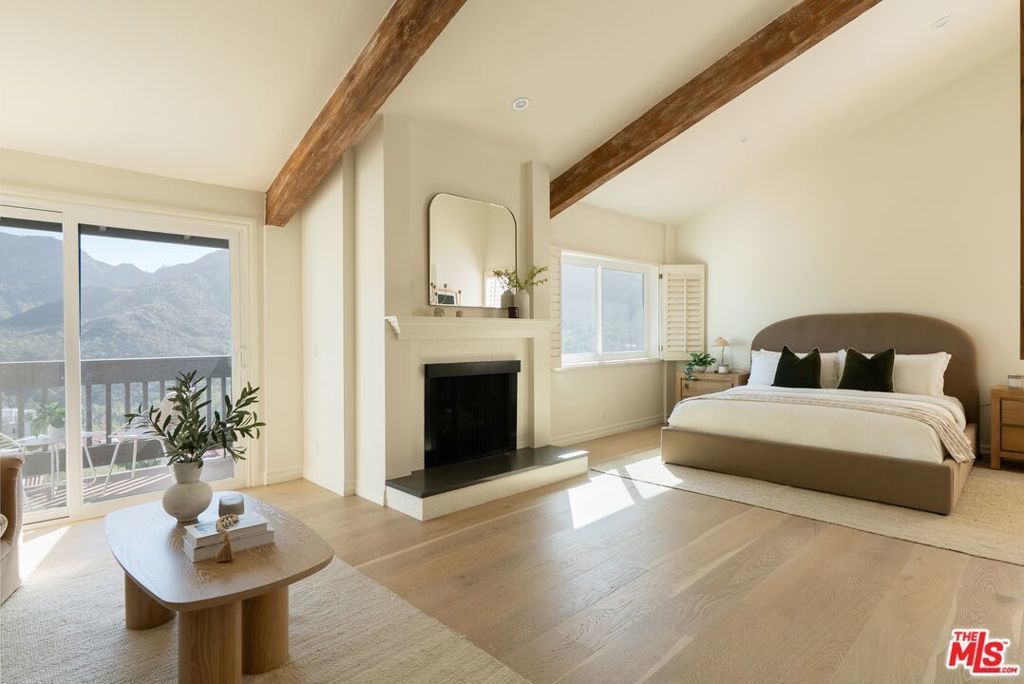 1692 Michael Lane, Los Angeles