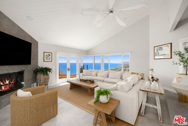 15 N Vista De Catalina, Laguna Beach