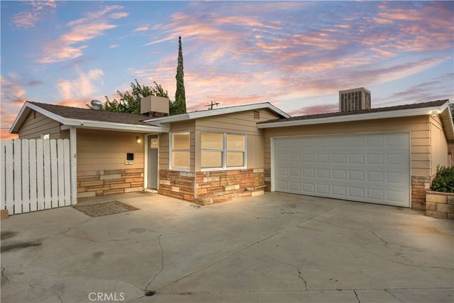 38808 Juniper Tree Road, Palmdale