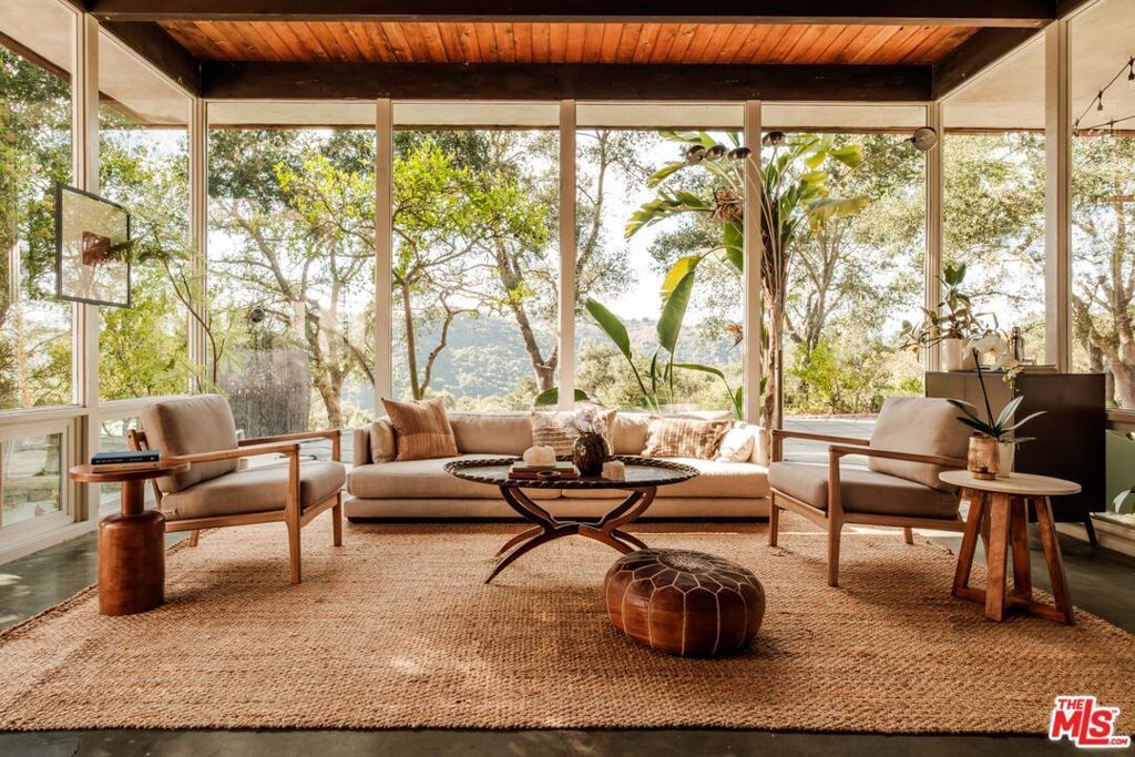 21269 Entrada Road, Topanga