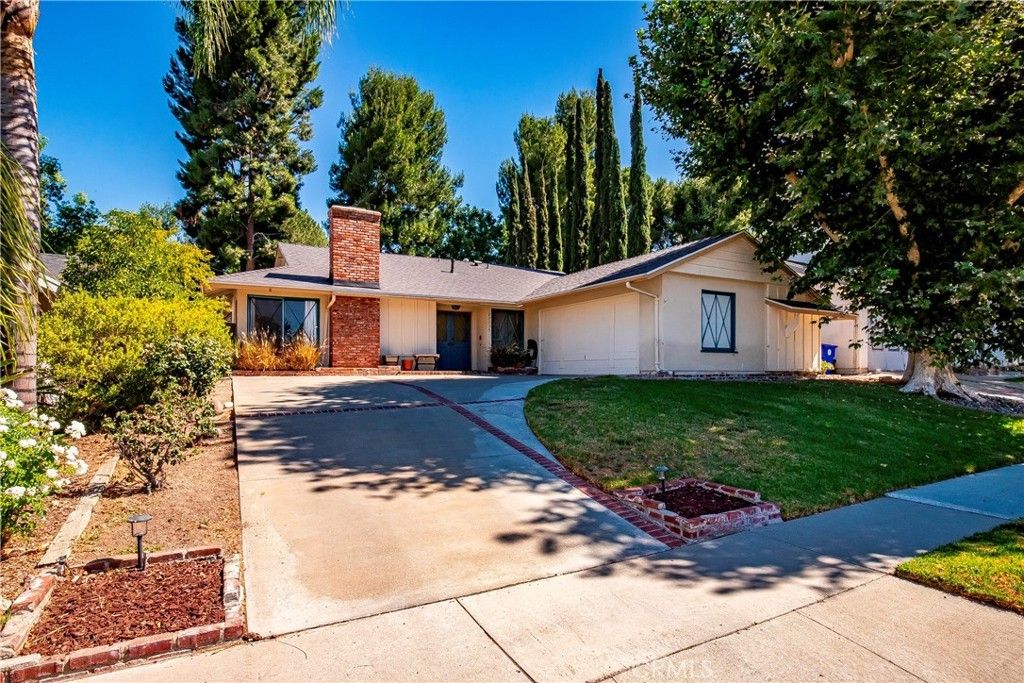 21115 Altena Drive, Saugus