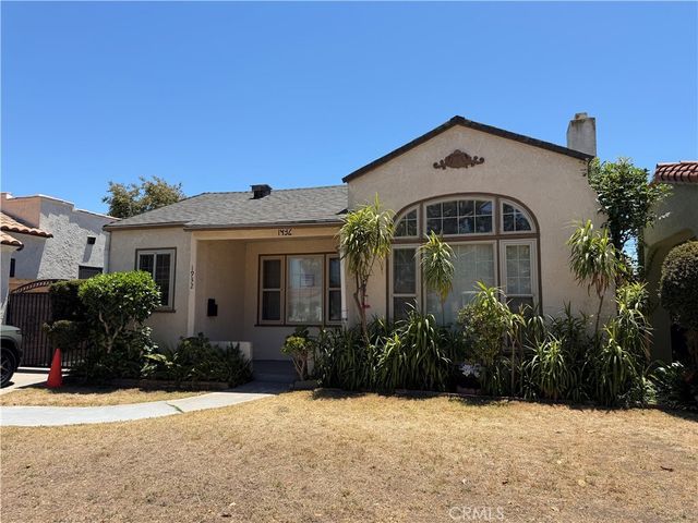 1932 W 84th, Los Angeles