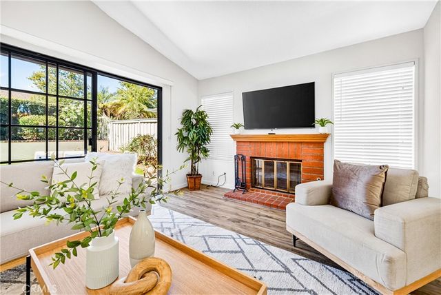 737 Congressional Road, Simi Valley