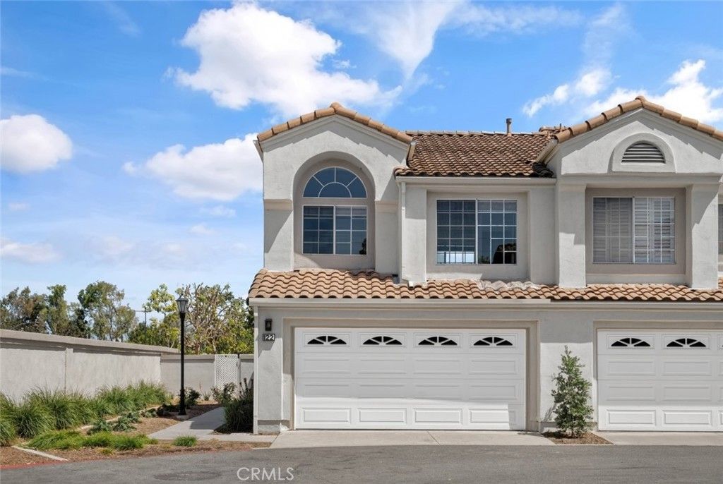 122 Almador, Irvine