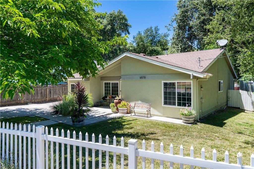 6570 Navajoa, Atascadero