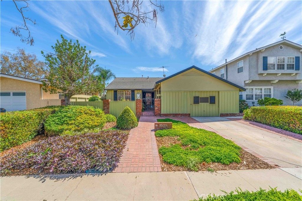 2433 Monogram, Long Beach
