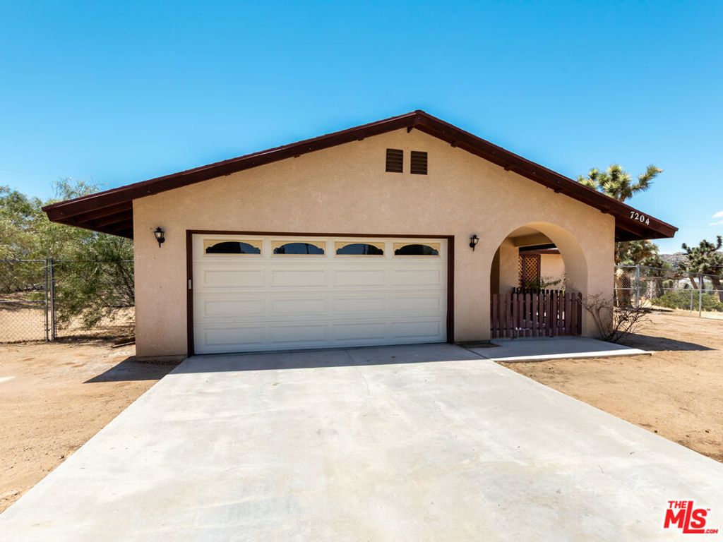 7204 Emerson Avenue, Yucca Valley