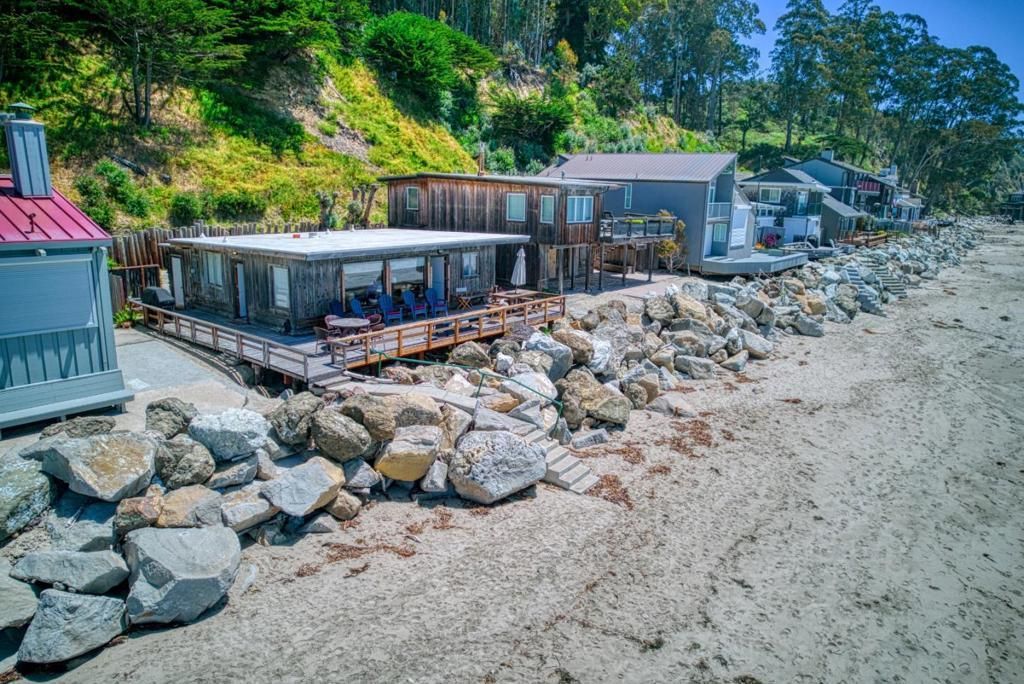 16 Potbelly Beach Road, Aptos