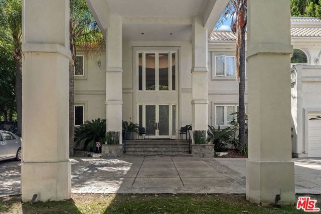 4743 White Oak Avenue, Encino