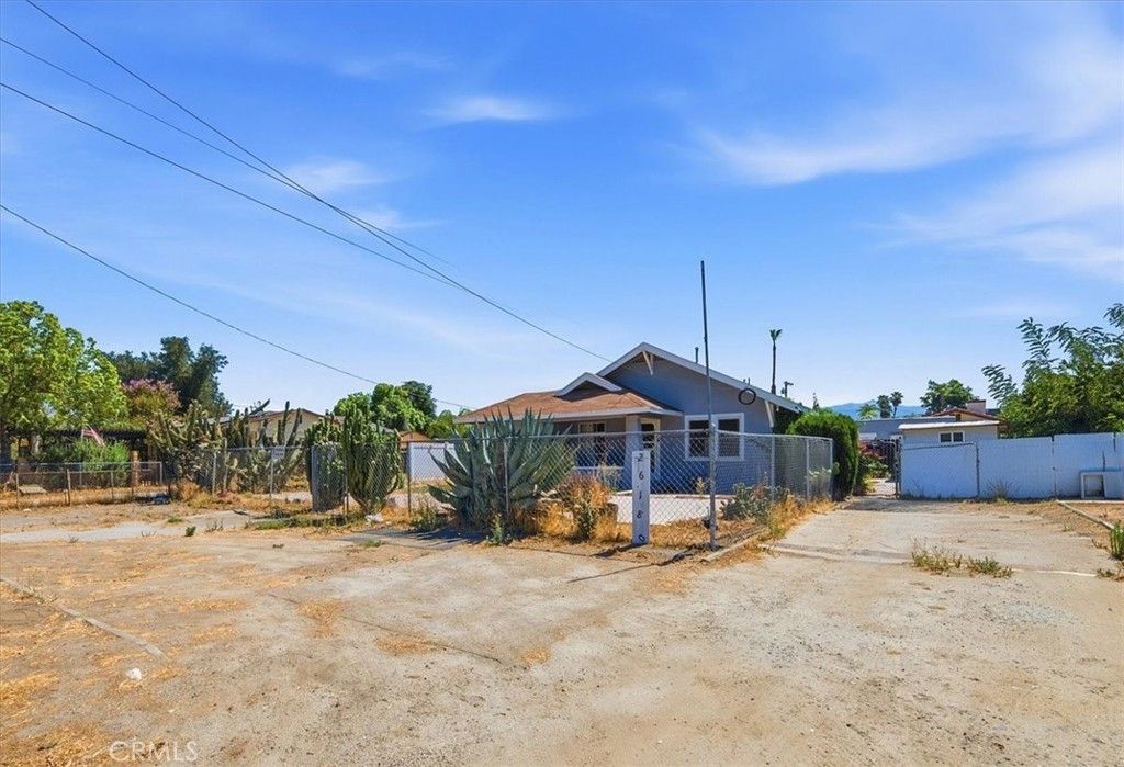 26180 Yale, Hemet