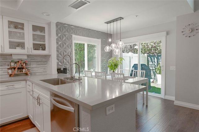 543 Victoria # M, Costa Mesa