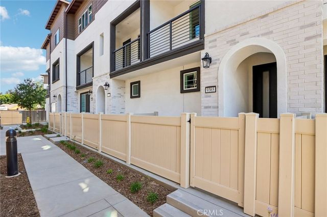9563 Hannah Way, Riverside