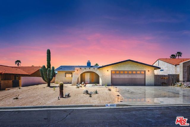 9861 Hoylake Road, Desert Hot Springs