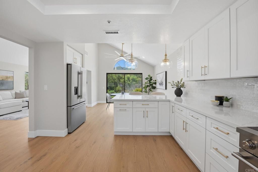 2262 Vista Valley Lane, Vista