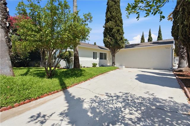 11215 Lull, Los Angeles