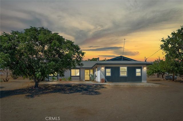 3583 Smoke Tree, Phelan