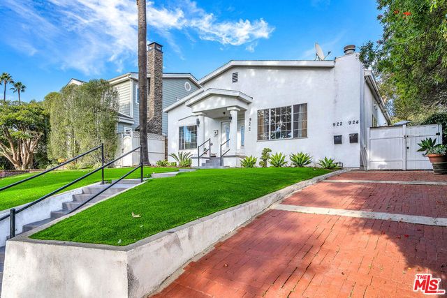 922 S Bundy Drive, Los Angeles