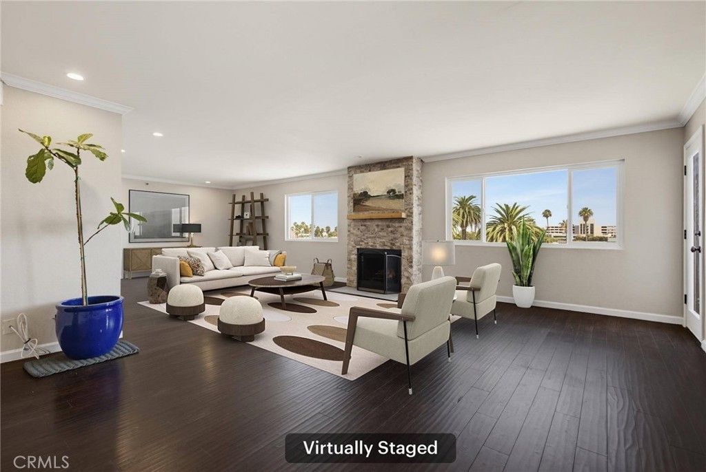 726 Elm Avenue # 403, Long Beach