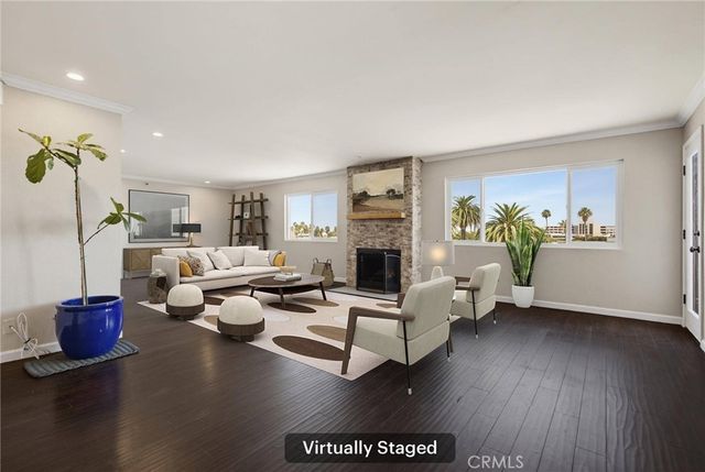 726 Elm Avenue # 403, Long Beach