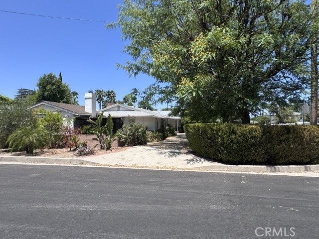 5307 Vanalden, Tarzana