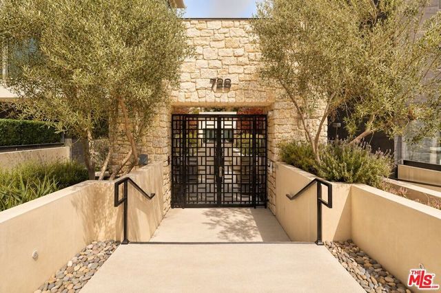 728 N Sweetzer Avenue # 112, West Hollywood