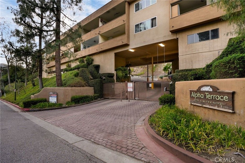 1935 Alpha Road # 230, Glendale