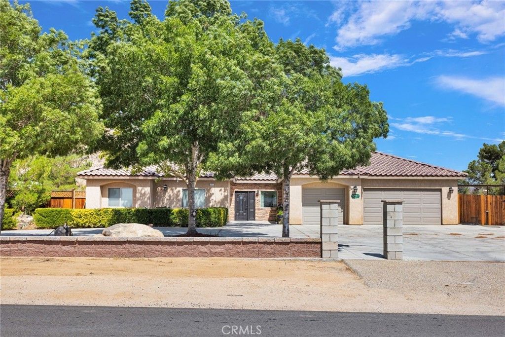 17111 Mesquite Road, Apple Valley