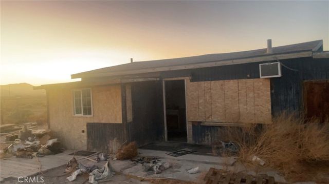 15220 Wolf Haven, Lucerne Valley