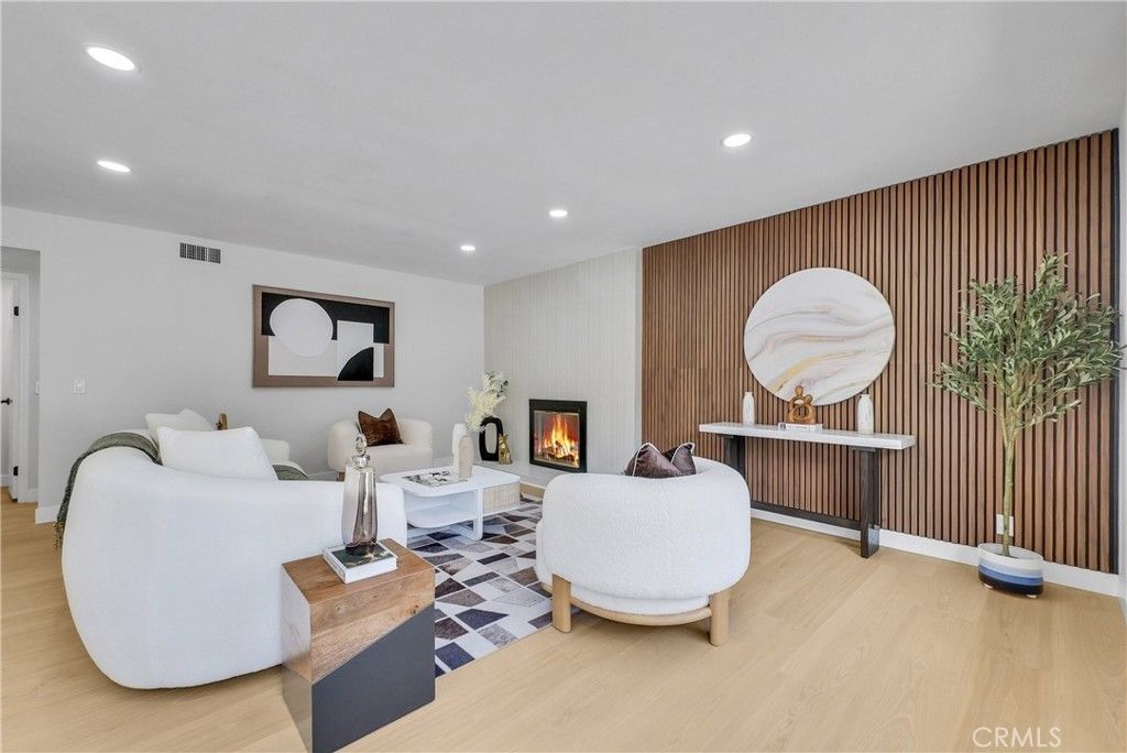 56 Monticello, Irvine