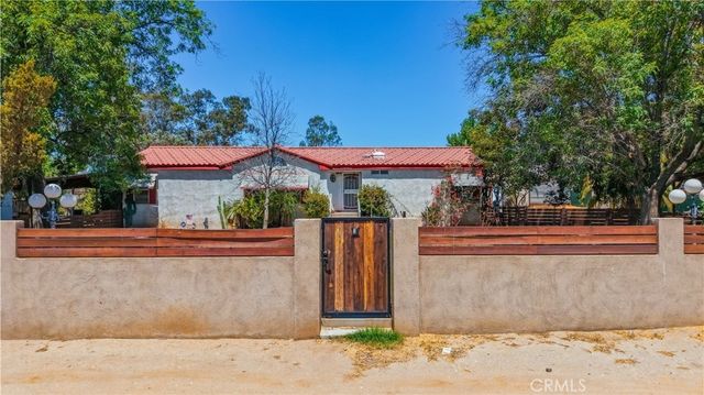 30562 Triple Crown, Homeland