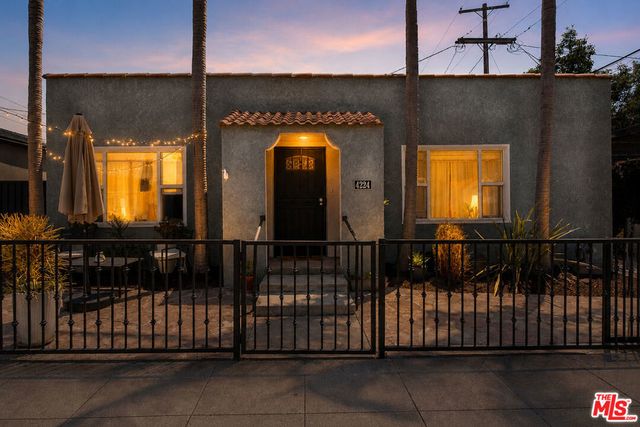 4224 E 11th Street, Long Beach