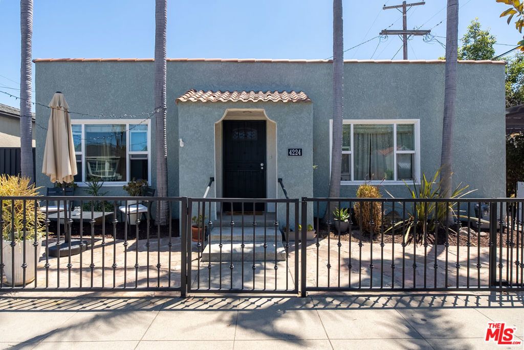 4224 E 11th Street, Long Beach