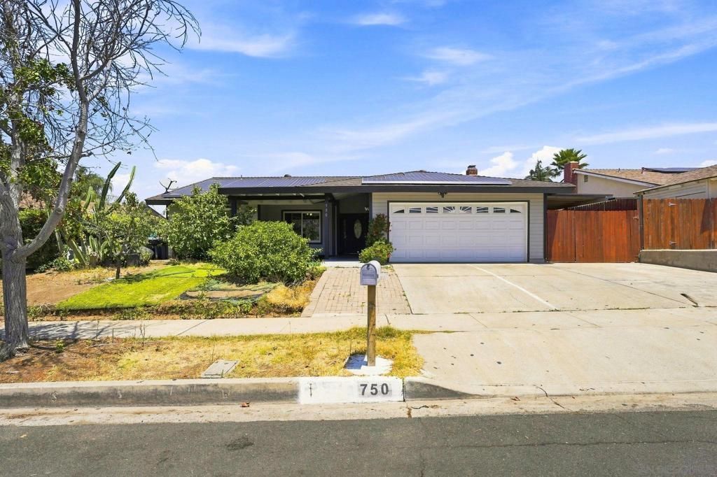 750 Linwood St, Escondido