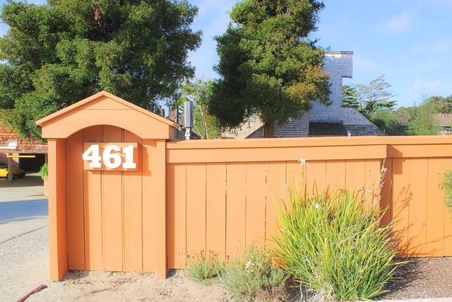461 Dela Vina Avenue # 104, Monterey