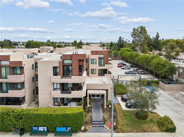 7826 Topanga Canyon # 220, Canoga Park