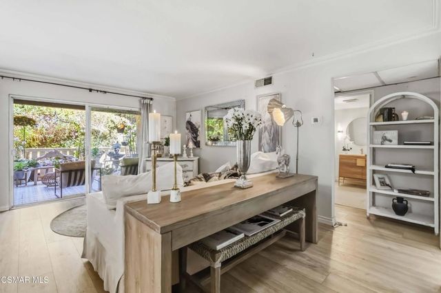 255 Sequoia Court # 14, Thousand Oaks