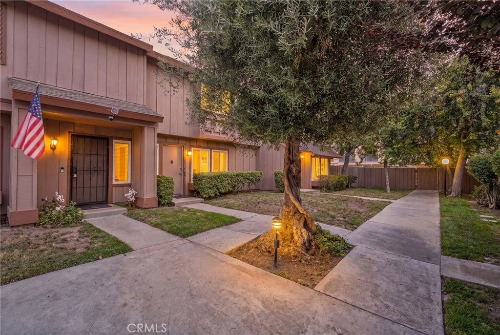 20119 Leadwell Street # 3, Winnetka