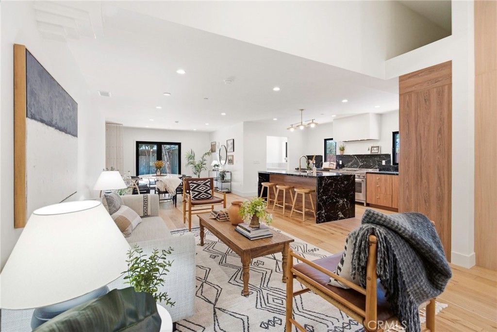 11911 Hartsook, Valley Village