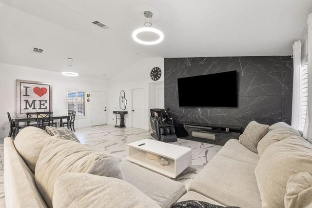 37851 Hollister Drive, Palm Desert