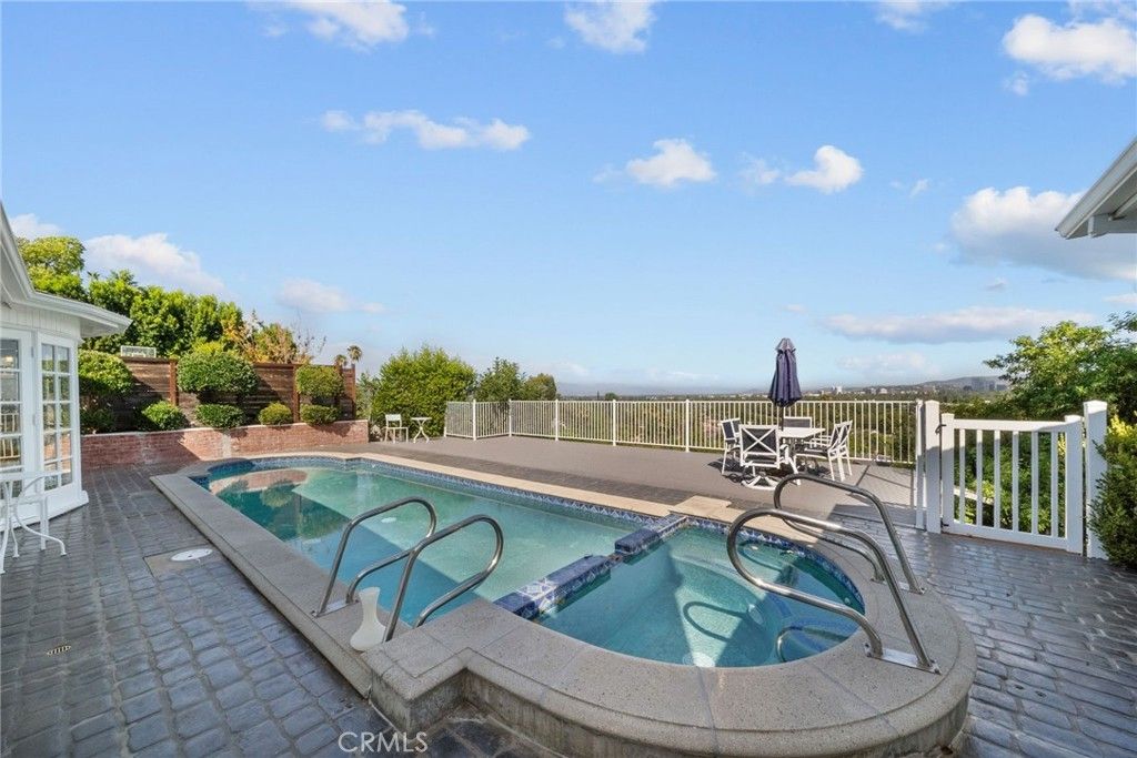23414 Balmoral, West Hills