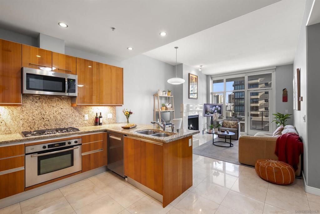 550 Front St # 302, San Diego