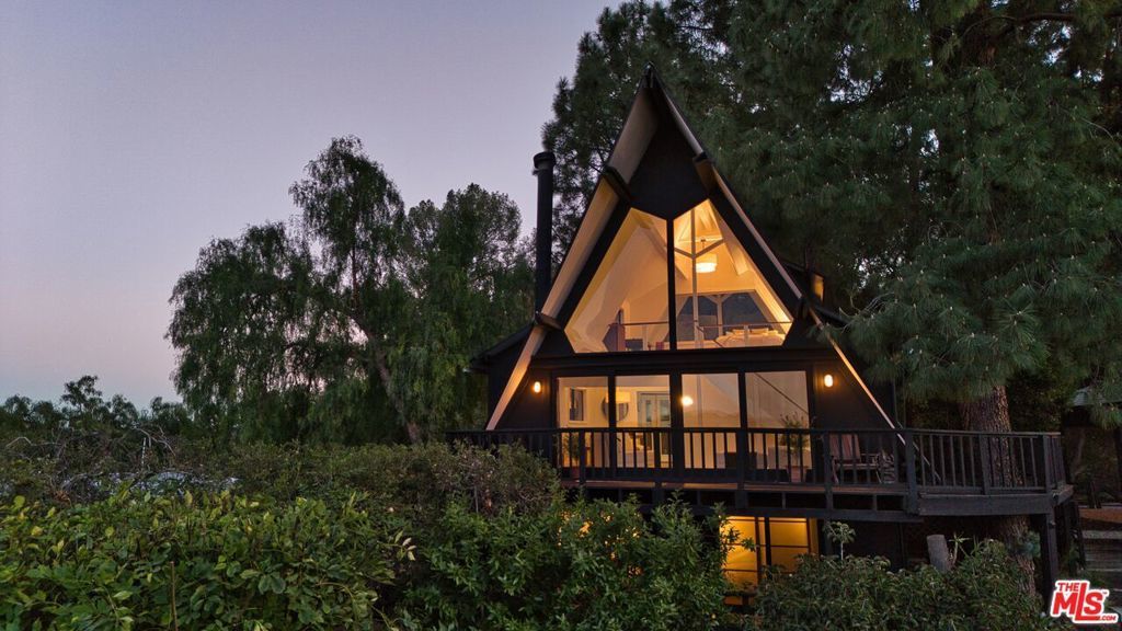 19995 Sischo Drive, Topanga