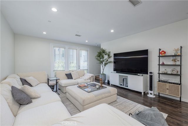 11905 Nixon, Whittier
