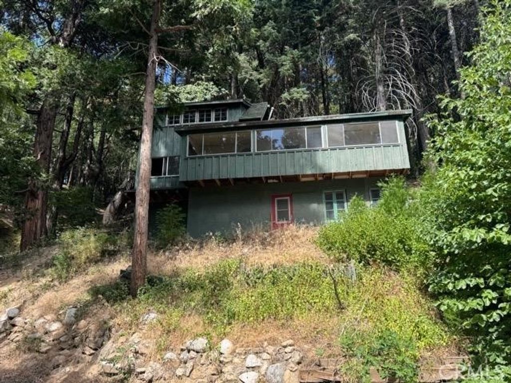 435 Blue Jay Canyon, Blue Jay