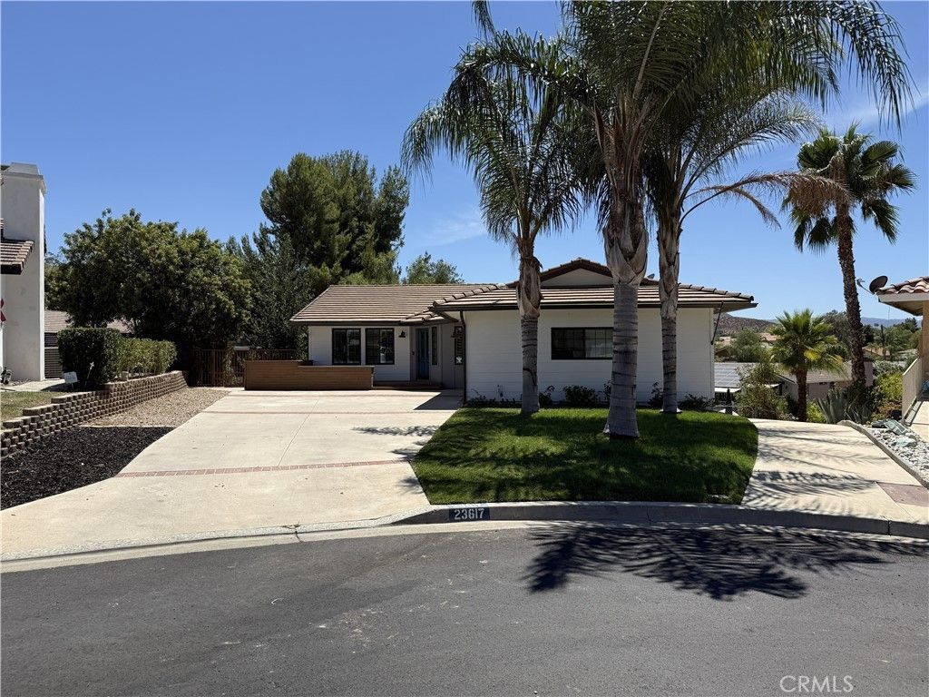 23617 Big Butte, Canyon Lake