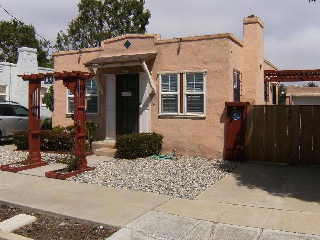 224 W San Luis Street, Salinas
