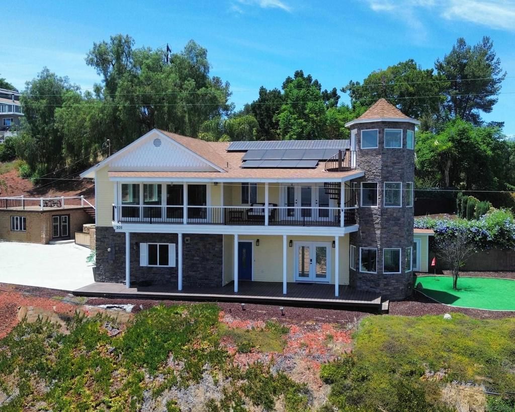 205 Highline Trail, El Cajon