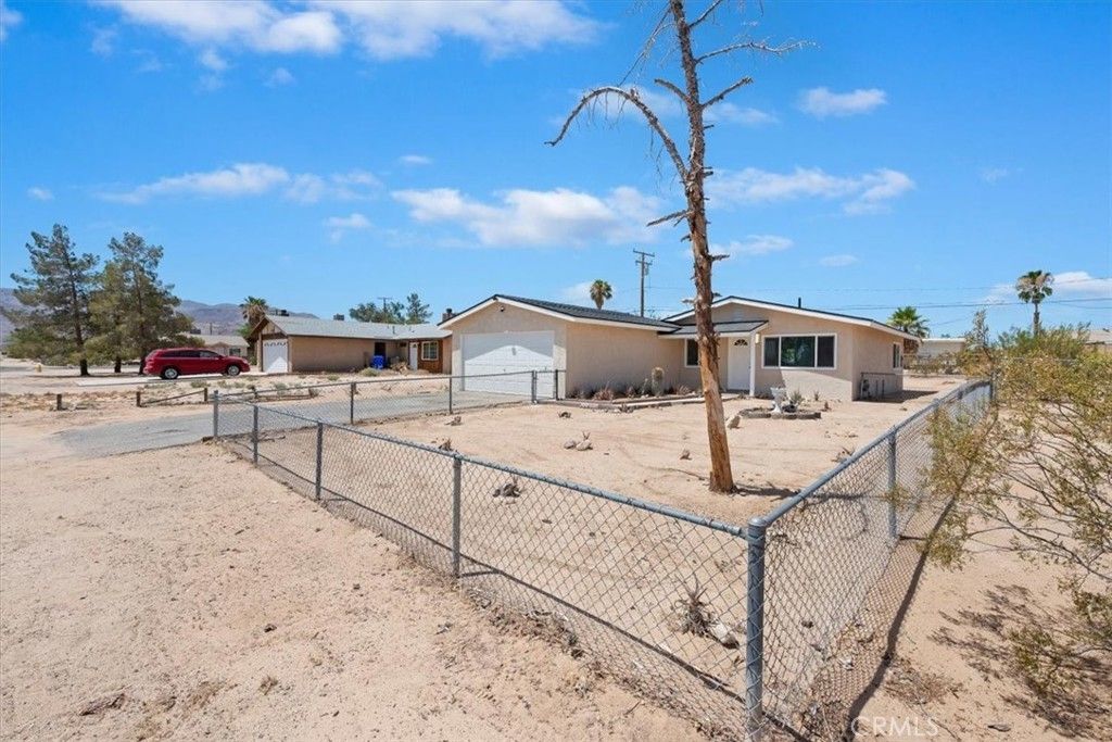 5566 Daisy, 29 Palms