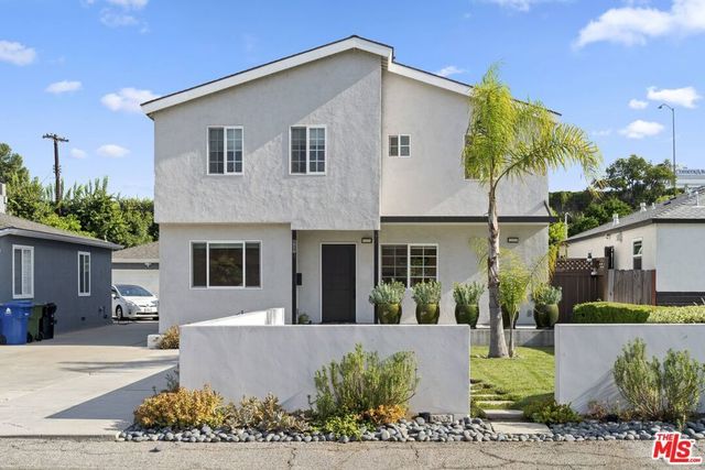 15216 Morrison Street, Los Angeles